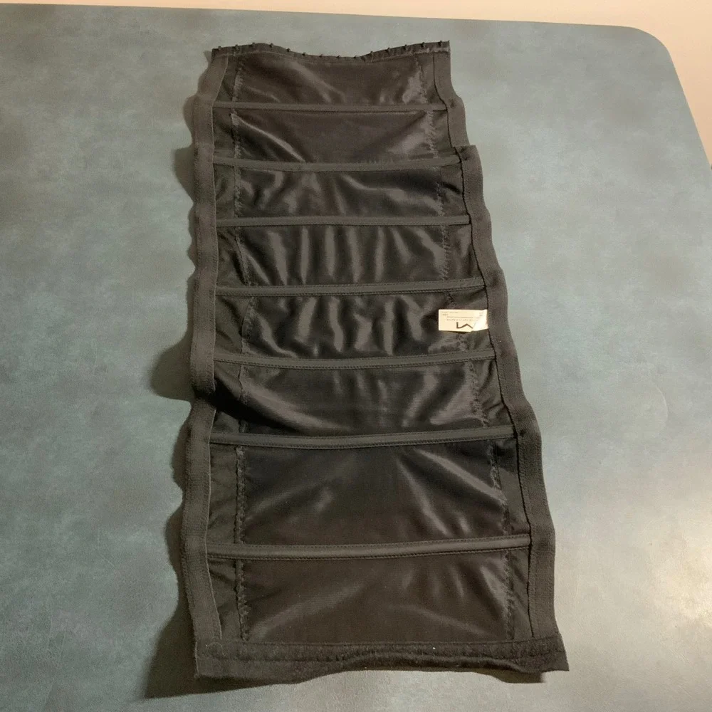 4 Pieces of Shapewear, Spanx,Assets, Maidenform,‎ Jokey size Medium